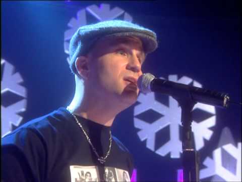 Mad World - Michael Andrews & Gary Jules @ TOTP in 2004