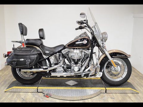 2004 Harley-Davidson FLSTC/FLSTCI Heritage Softail® Classic in Wauconda, Illinois - Video 1