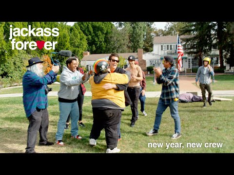 Jackass Forever (Featurette 'New Year, New Crew')