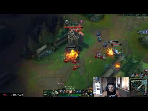 Tyler1 snipes Kog across the map with Draven's ult