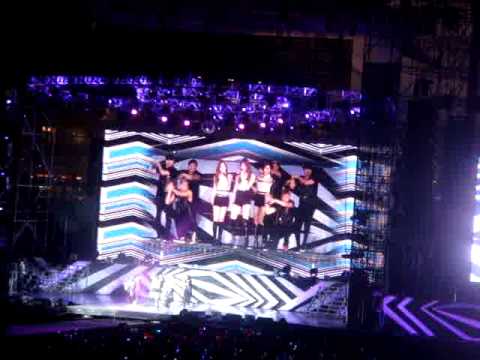 121123 SMTOWN Live World Tour III in Singapore - TaeTiSeo [Fancam]