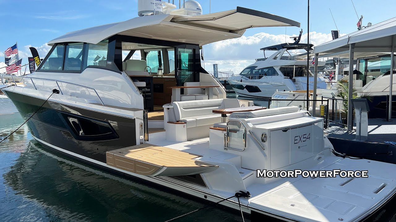 Tiara EX54 2024 Yacht Walkthrough