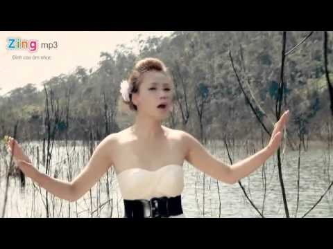 Thể hiện bởi Hồ Quỳnh Hương