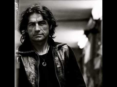 download lagu mp3 mp4 Ligabue Merda, download lagu Ligabue Merda gratis, unduh video klip Ligabue Merda