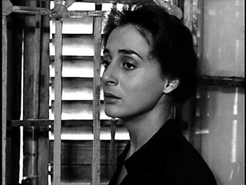 Μονολογικό και μονοπρόσωπο μονόπρακτο Η Εβραία από το έργο Τρόμος και αθλιότητα του Γ' Ράιχ &nbsp;του [[#Bertolt Brecht [Μπέρτολτ Μπρεχτ]#]] (1935-1936). Ανέβηκε στην Αθήνα το 1978, μαζί με άλλα πέντε μονόπρακτα, από τον [[#Θίασο Λαμπέτη#]].