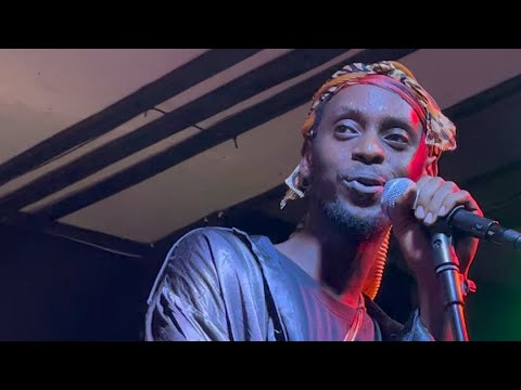 Nari ntegereje Amahoro -bill ruzima (live performance ) ft symphony band 
