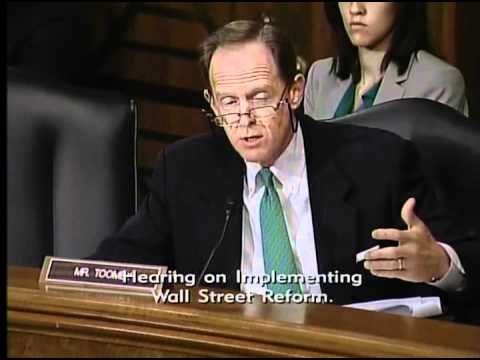 Sen. Toomey questions Treasury officials at banking hearing