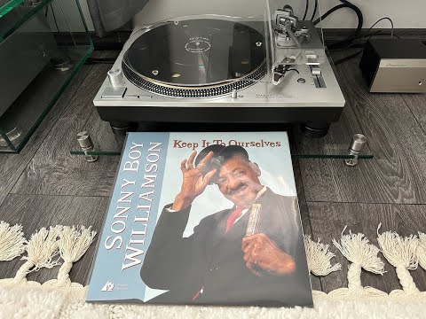 Technics and Koetsu with SAEC...and Sonny Boy Williamson from AQ