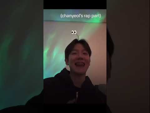 CHANBAEKISTS WAKE UP WHO IS BAEKHYUN LOOKING AT!? WHO IS HE WITH ON CHRISTMAS EVE!? #chanbaek #exo