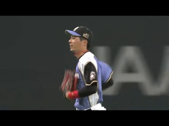 【2回表】これがファイターズ・岡の守備範囲!! 俊足生かしナイスキャッチ 2015/6/12 F-DB