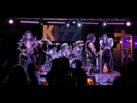 "Love Gun"  Kisstory (4K)