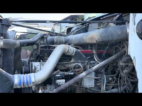 Lot 411 - 2001 Western Star Dump Truck