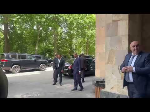 Ձեր կինը հոգևորականներին մանկապղծության մեջ է մեղադրում. լրագրողը՝ Փաշինյանին