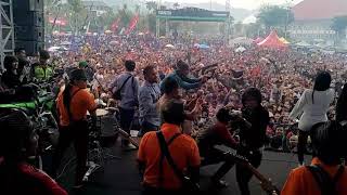 Download lagu Nella Kharisma live KEN AROCK live KWB super adventure 2 JARAN GOYANG mp3