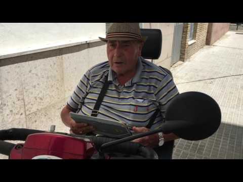 Vecino de Icovesa con problema de accesibilidad en la vía pública