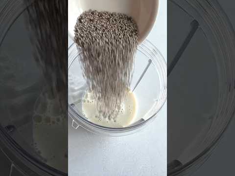 STOP PUTTING 🍌BANANAS IN YOUR BERRY SMOOTHIES  -try this mango chia seed smoothie it’s dairy-free!