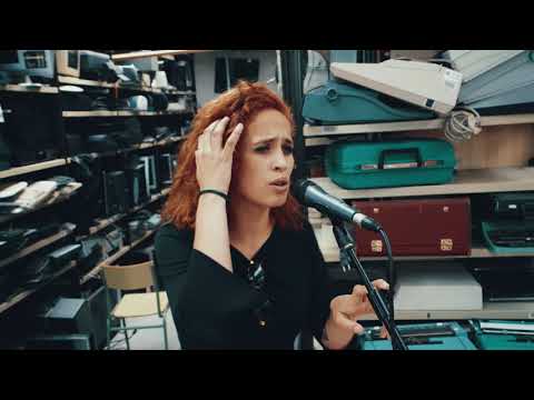 Hakima Flissi - Selfish  (B Aldea)