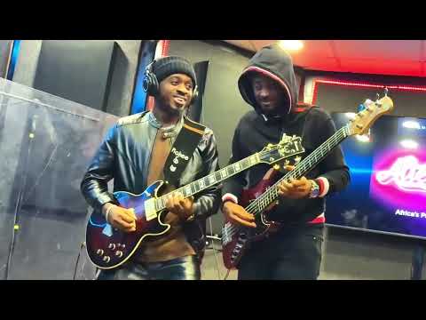 iZ HawT (Alternate Version) feat. @Spyro__Official  & @alteternatesound