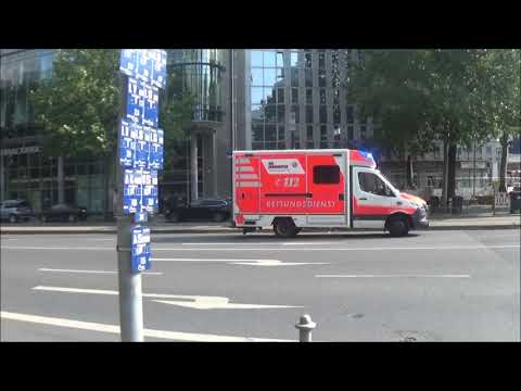 [Traktor mit Vollbremsung] RTW auf Einsatzfahrt in Frankfurt