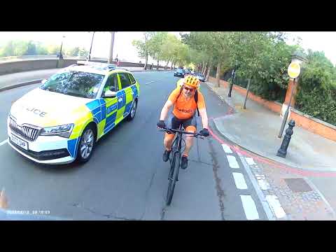 Cycling close pass by Met Police squad car. NIP issued.