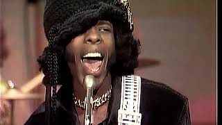 Sly &amp; The Family Stone Thank You (Falettinme Be Mice Elf Agin) Live