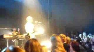 vanVelzen - Shine a little light on me @ Groningen