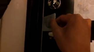 How to open a jammed door from the inside with a card