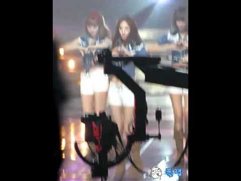 [Fancam] 10.11.06 Yoona SNSD - H.o.o.t@MC