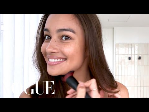 維多利亞的祕密模特Kelsey Merritt的雀斑和眉毛指南｜美麗的祕密｜Vogue (Victoria's Secret Model Kelsey Merritt's Guide to Freckles & Better Brows | Beauty Secrets | Vogue)