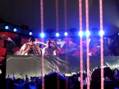 Electric Zoo 2010 - Cosmic Gate plays "100"