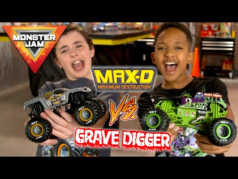 MAX-D vs Grave Digger - MONSTER JAM Toy Truck Recreation Challenges - Revved up Recaps Rival Race!