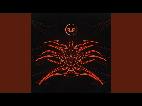 ENTRE BECOS E VIELAS