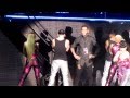Nicki Minaj - Whip It (Fan On Stage w Surprise ...