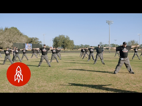 アンパイアを育てる学校の内部 (Inside the School that Trains Umpires)