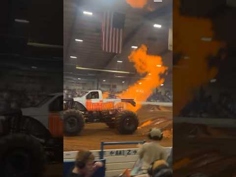 That was HOT 🔥 #monsterjam #monstertrucks #monstertruck #crash #fire #crashes #truck #explosion