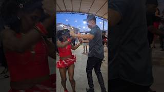 CHAMEI ELA PRA DANÇAR E OLHA NO QUE DEU #dança ##forró #baile #forrozão #danca