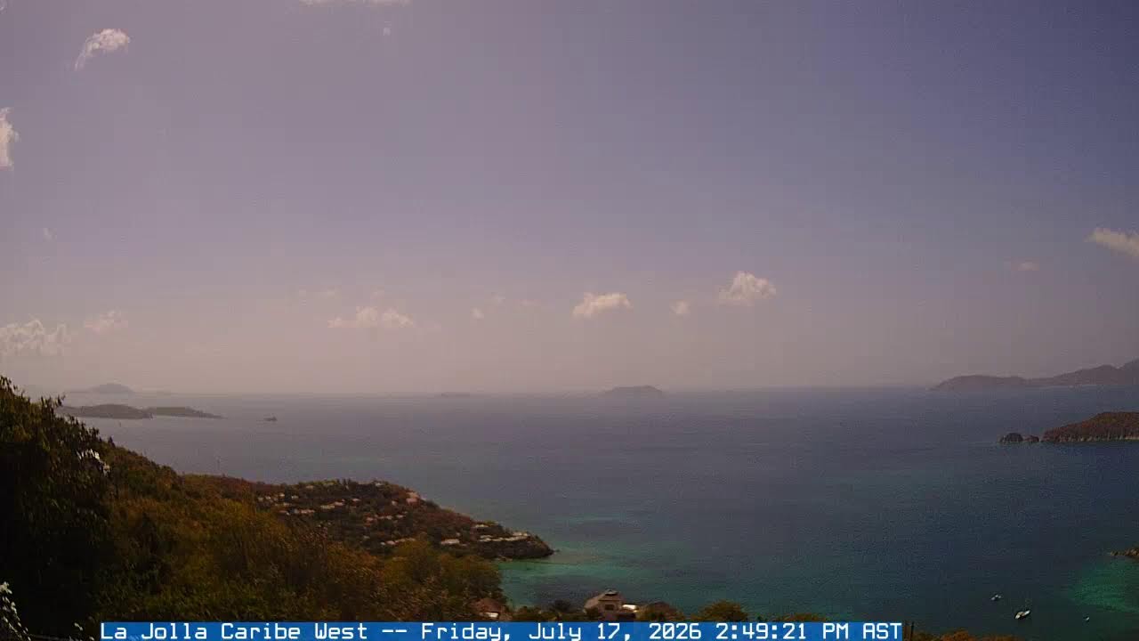 Live webcam view of Panorámica de Peter Bay sobre el Caribe