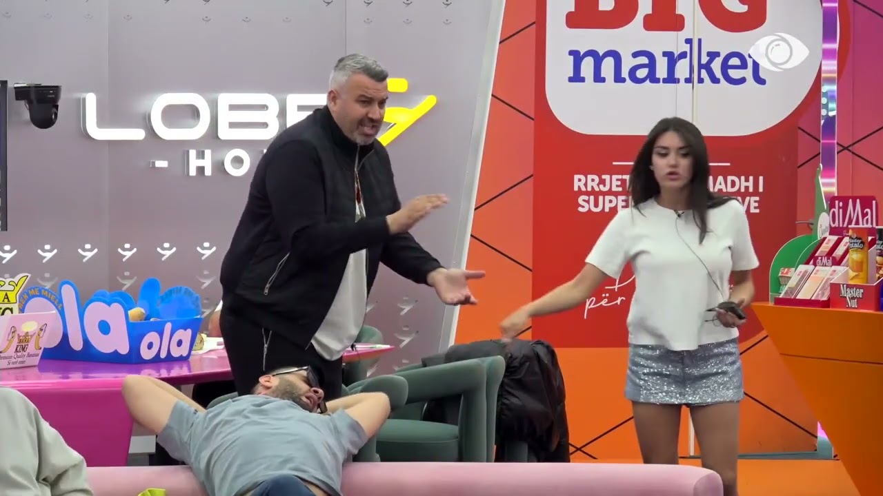 Po nuk dole sot, do të të laj këmbët/ Rogerti i drejtohet Gretës