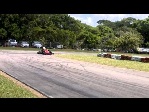 Corrida no kartodromo tamboril