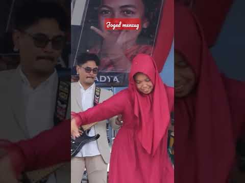 KEREN JOGED MENCUG SI IBU INI #viral #viralshorts #trendingshorts #trendingmusic #trendingstatus