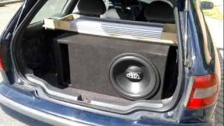 Volvo V40 plays Scooter - crank it up