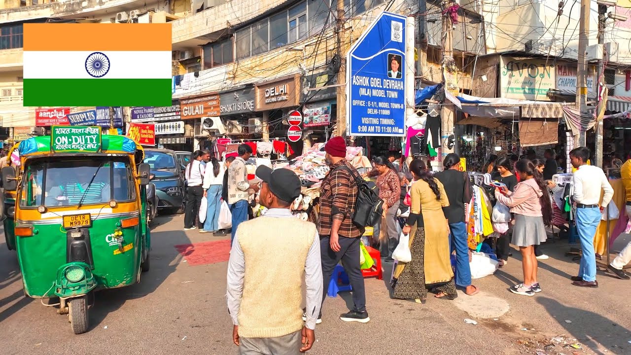 Immersive street-level walking tour through Delhi (Market 6), India, showcasing authentic urban landscapes, local architecture, and the vibrant atmosphere of the city's neighborhoods