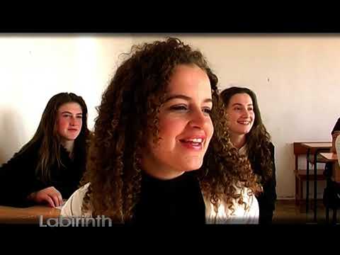 LEKE IMERAJ NE BAJZE&HOT ME VEPREN"NE NUK JEMI ME FEMIJE", TAKIM ME MATURANTET E "DODE KAÇAJ"8.12.09