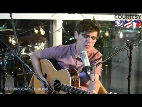 MacKenzie Bourg - 'Roses' | Showroom Sessions