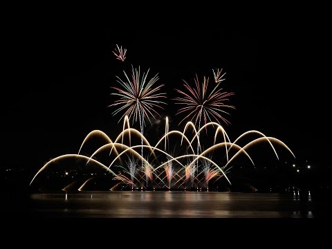 Ignis Brunensis 2015 - Alpha Pyrotechnie - Jak chlapec potkal dívku - 4. soutěžní