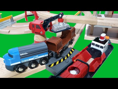 BRIO World - 33052 Deluxe Railway Set Unbox and Play