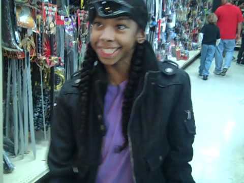 Mindless Behavior in Hollywood Halloween shopping w/ Enzyme Dynamite of The Bayliens