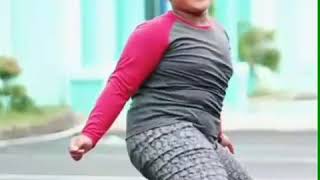 Download lagu Vidio orang gendut joget kocak mp3