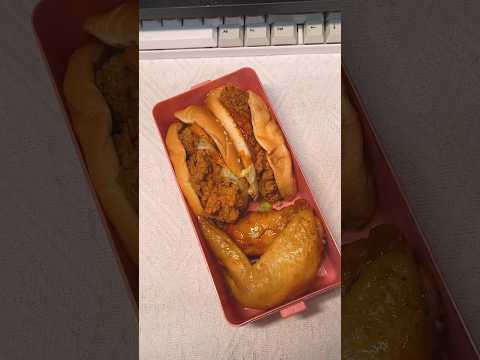 pack my lunch with me🍔🍗🍒🤍 #asmr #lunchbox #lunch #bentoboxideas #healthy #lifestyle #satisfying