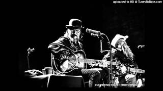 Stayin Alive - Les Claypool's Duo De Twang